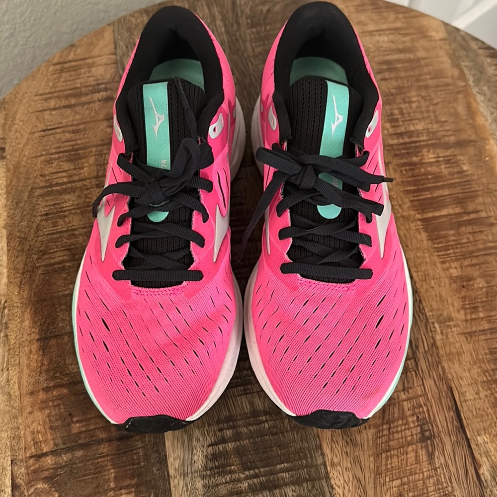 Women’s running shoes